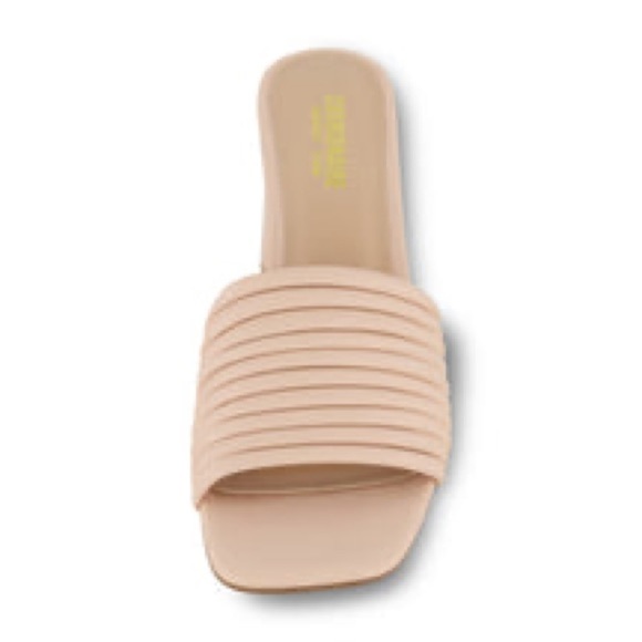 cushionaire Shoes - CUSHIONAIRE Cream Ribbed Slide Sandals with Flat Sole